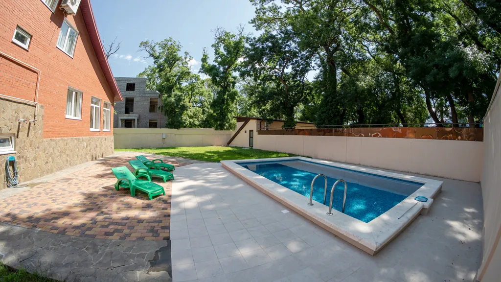 Дом у моря с бассейном