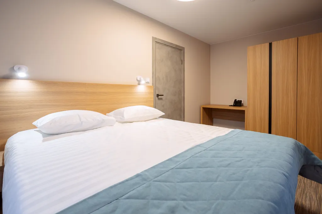 Апарт-отель Доминанта в центре города (двухкомнатные апартаменты)