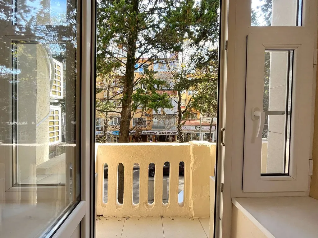 Трехкомнатная квартира в центре города с видом на город