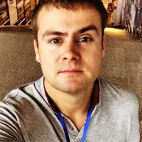 Максим  Холоденко