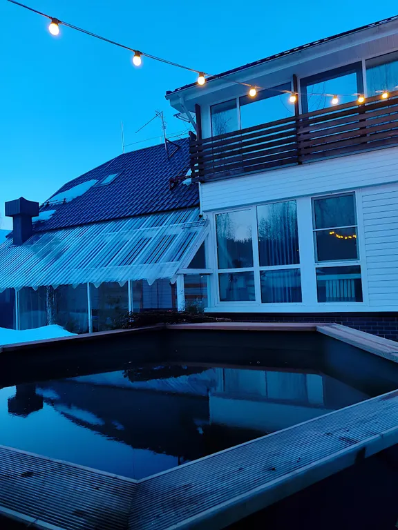 Вилла с гриль-верандой, сауной, купелью и джакузи