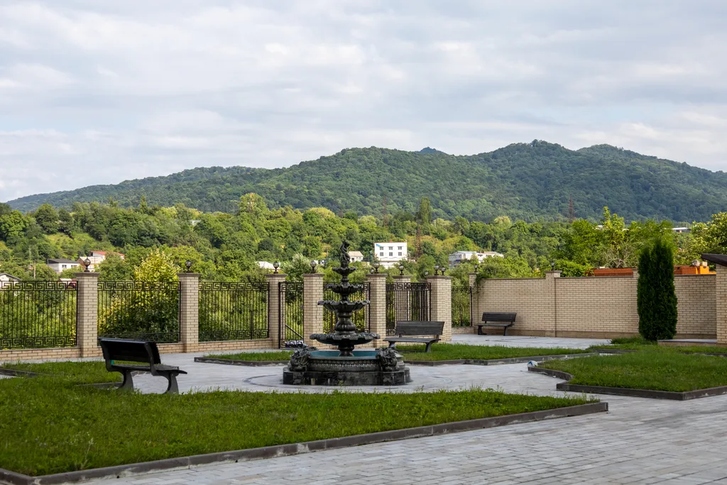 Уютная квартира в центре города с видом на горы