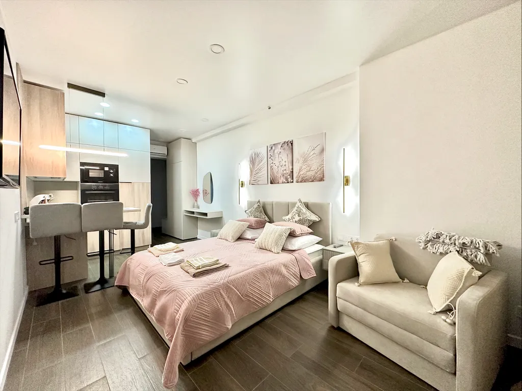 Дизайнерская студия Ls-art-sweet caramel с видом на море с 4 этажа