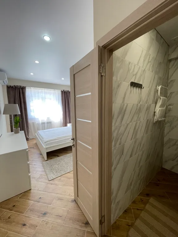 Апартаменты с тремя спальнями и гостиной напротив казино