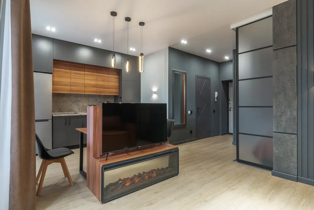 Дизайнерская студия с джакузи и камином