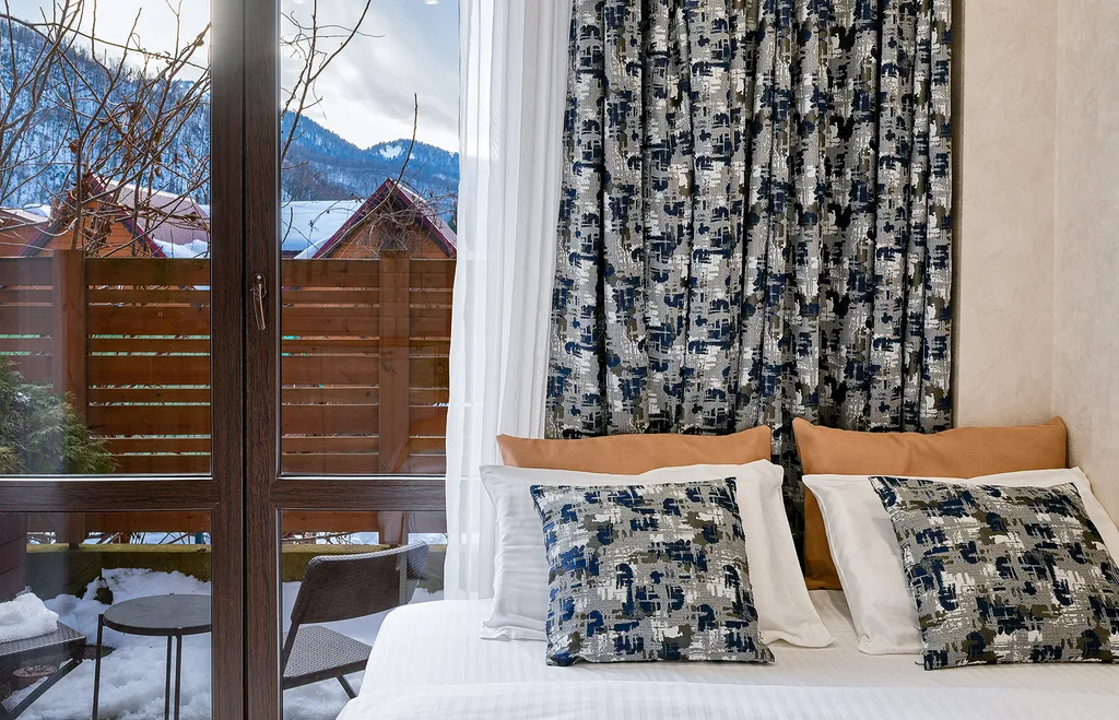 Студия с террасой и видом на горы Я на Море