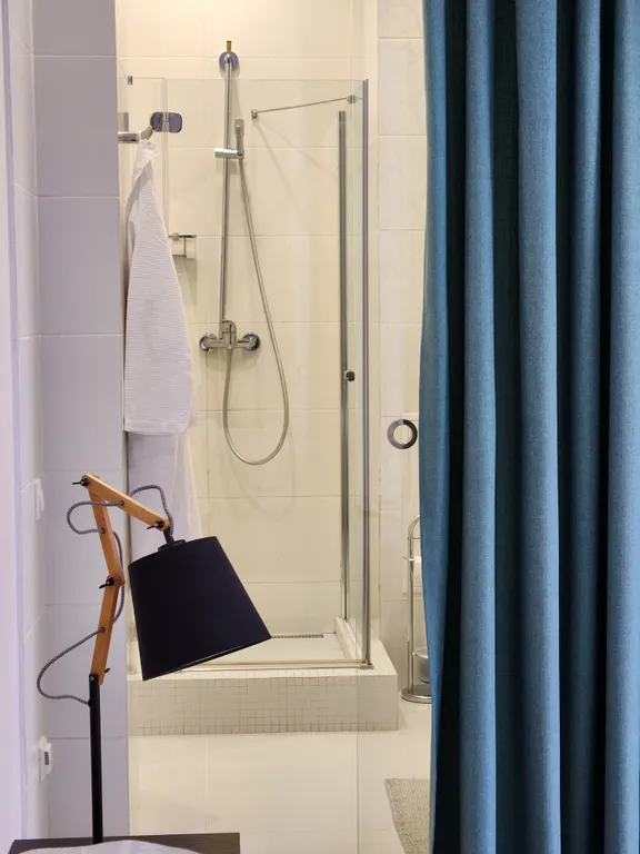 Апартаменты с террасой в тени вековых кедров с видом на море