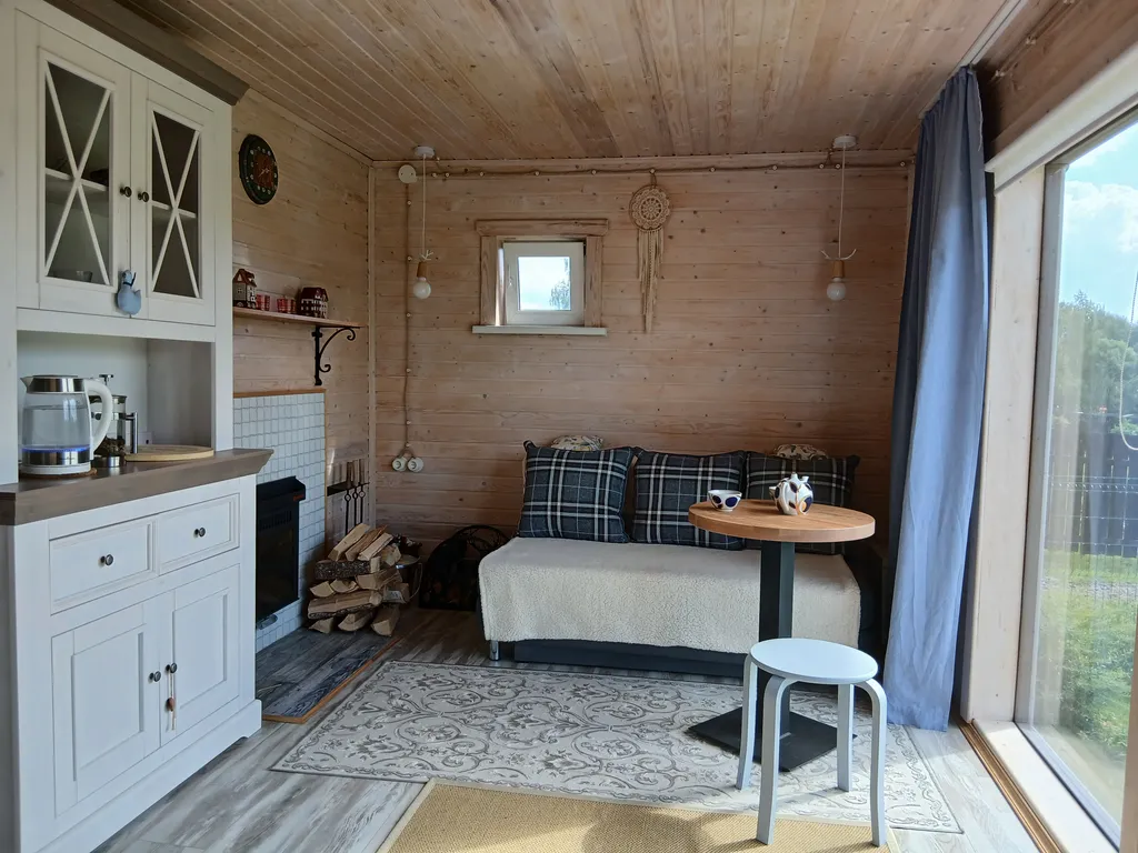 Светлый дом у озера c баней