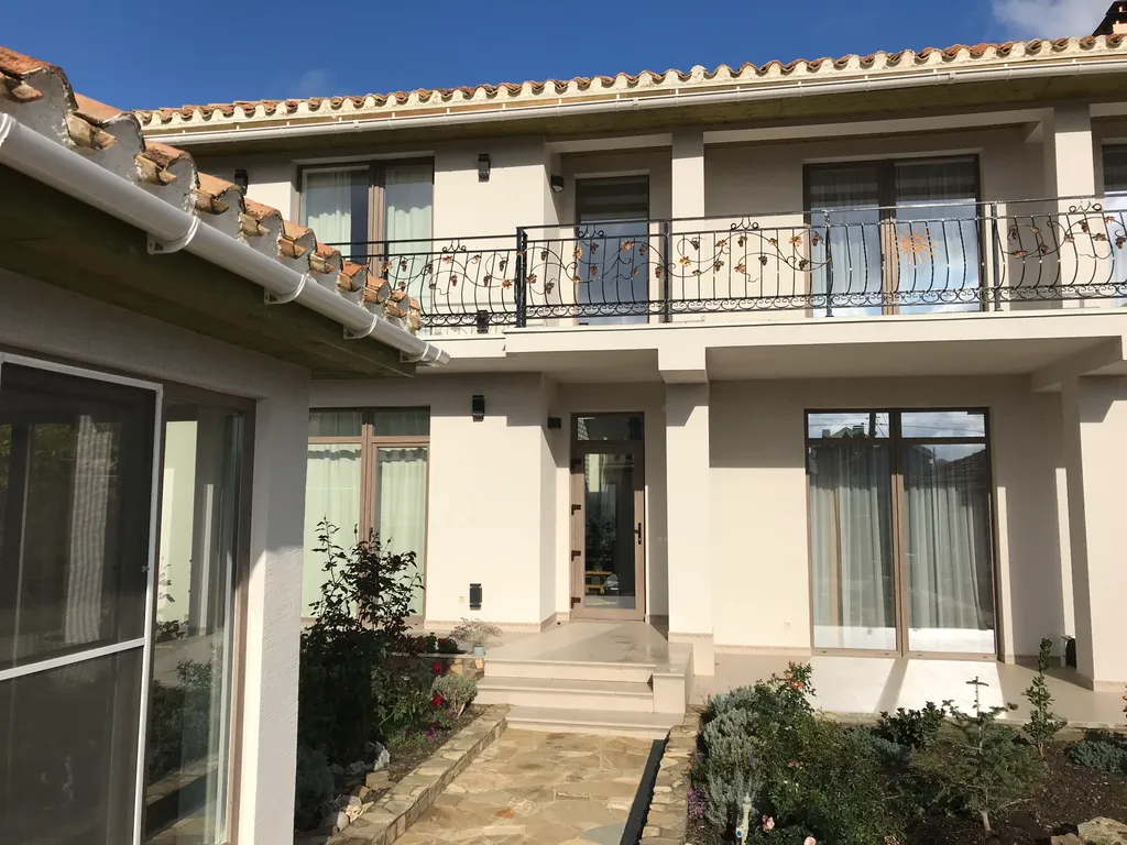 Коттедж Дом под черепицей — Солнечная Долина