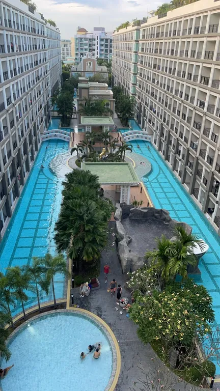 Dusit Grand Park 2 STUDIO