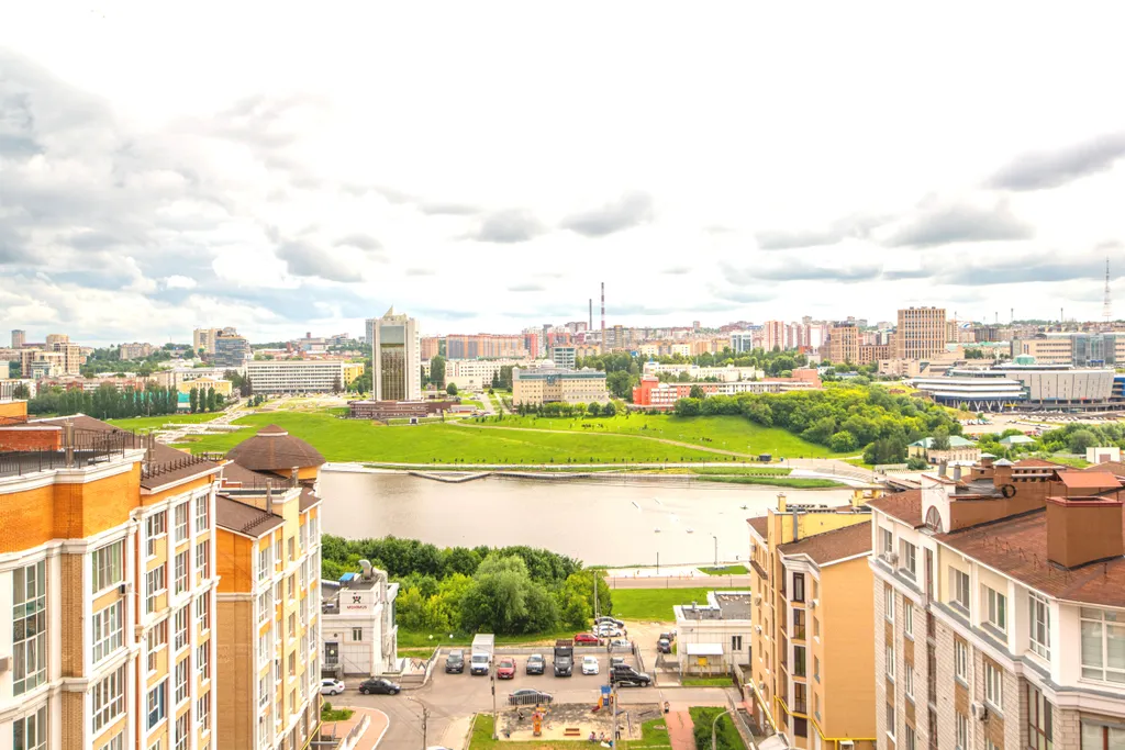 Просторная на заливе с панорамными окнами, кондиционер, 2 TV