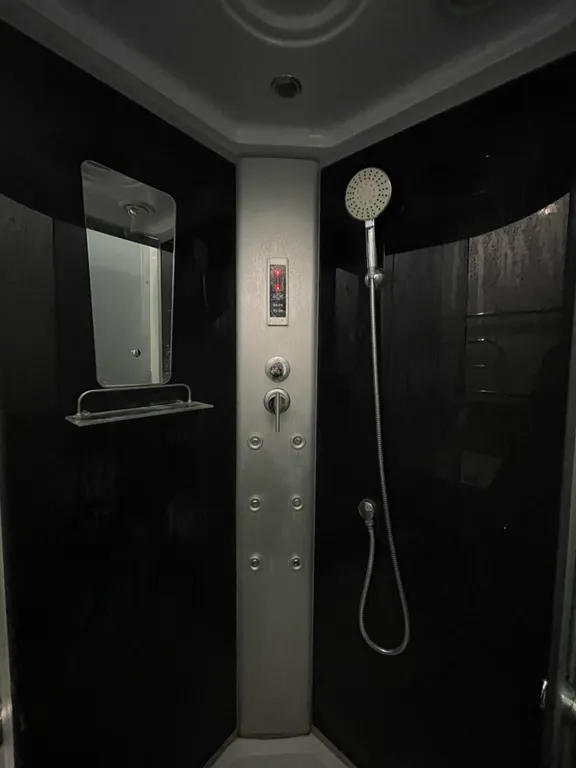 2-комнатная квартира с хорошим ремонтом в новом доме