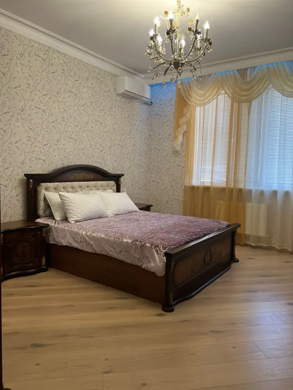 Квартира с панорамными окнами с видом на море