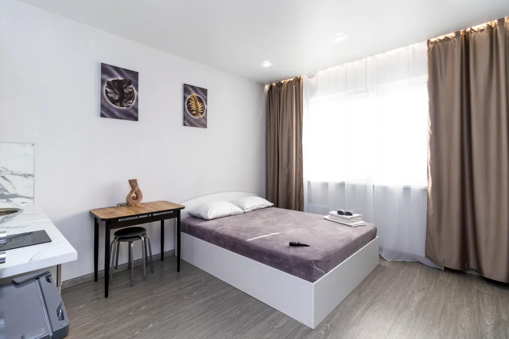 Квартира Уютная студия в хорошем районе — аренда посуточно в Сургут