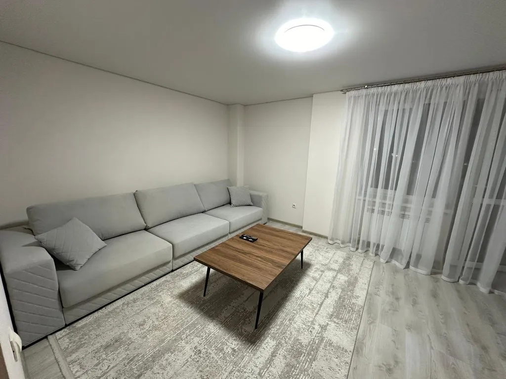 Просторная 3-комнатная квартира в тихом районе Горный