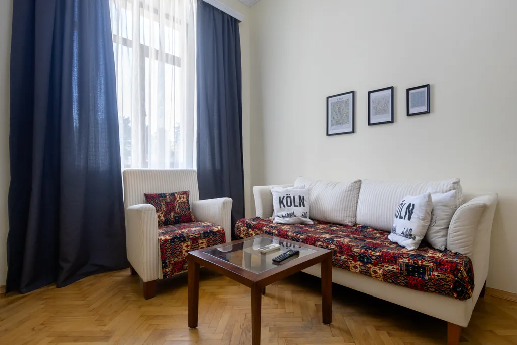 Апартамент с видом на бульвар на Торговой