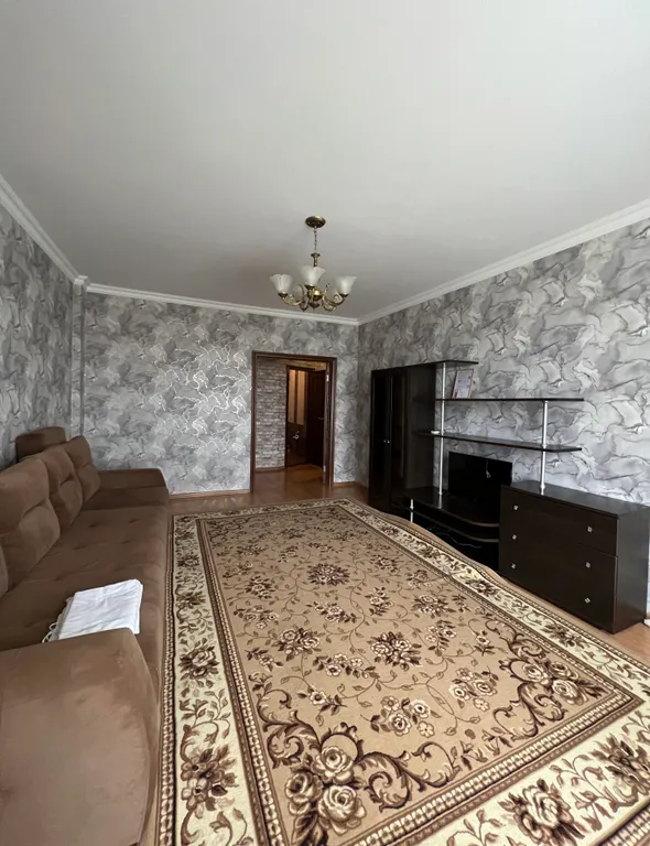 Отличная двухкомнатная квартира в элитном доме на Республики