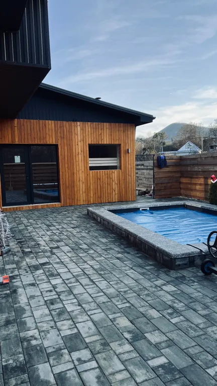 Коттедж Вилла на берегу реки — аренда посуточно в Даховская