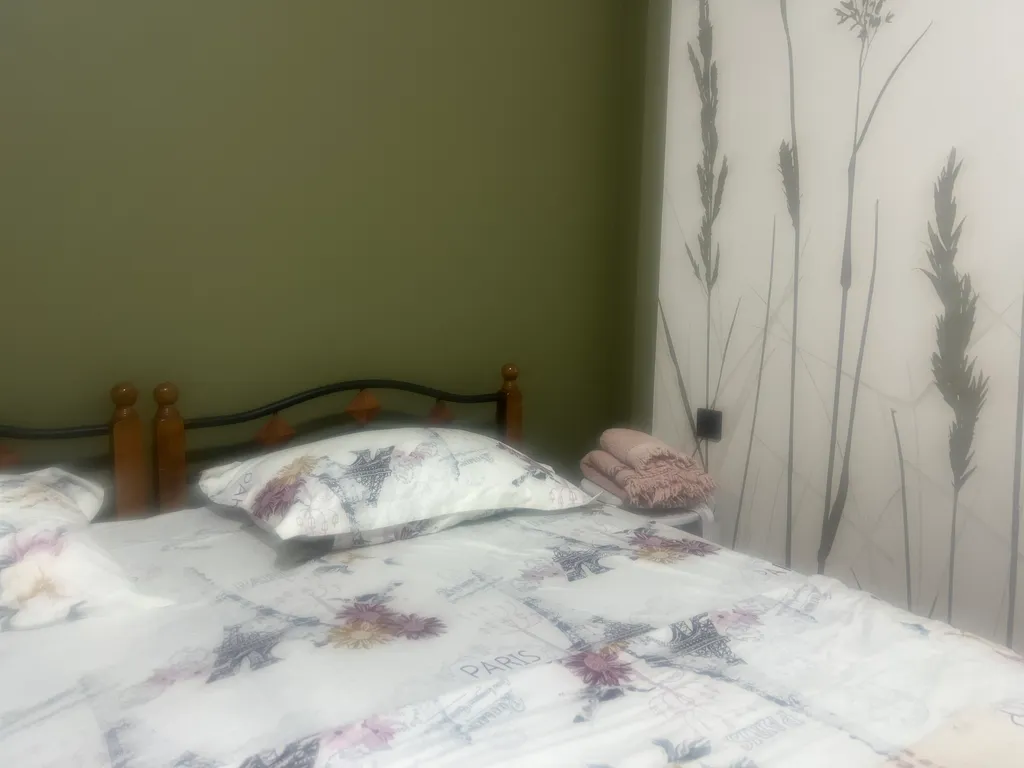 Уютная комната во дворе частного дома