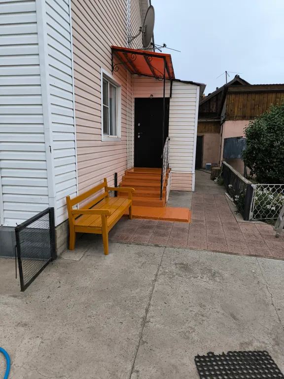 Дом рядом с аэропортом