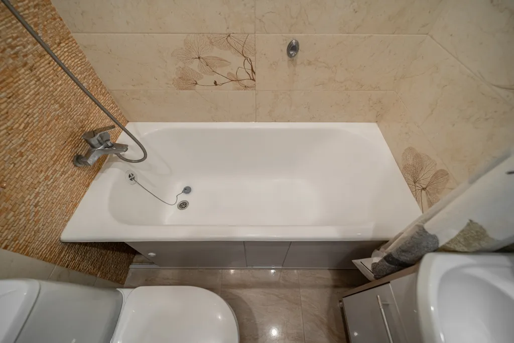 Очень теплый апартамент с открытым балконом, кухней, парковкой