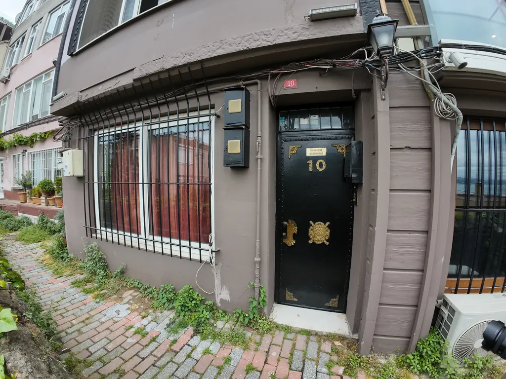 Bosphorus lighthouse studio apartment