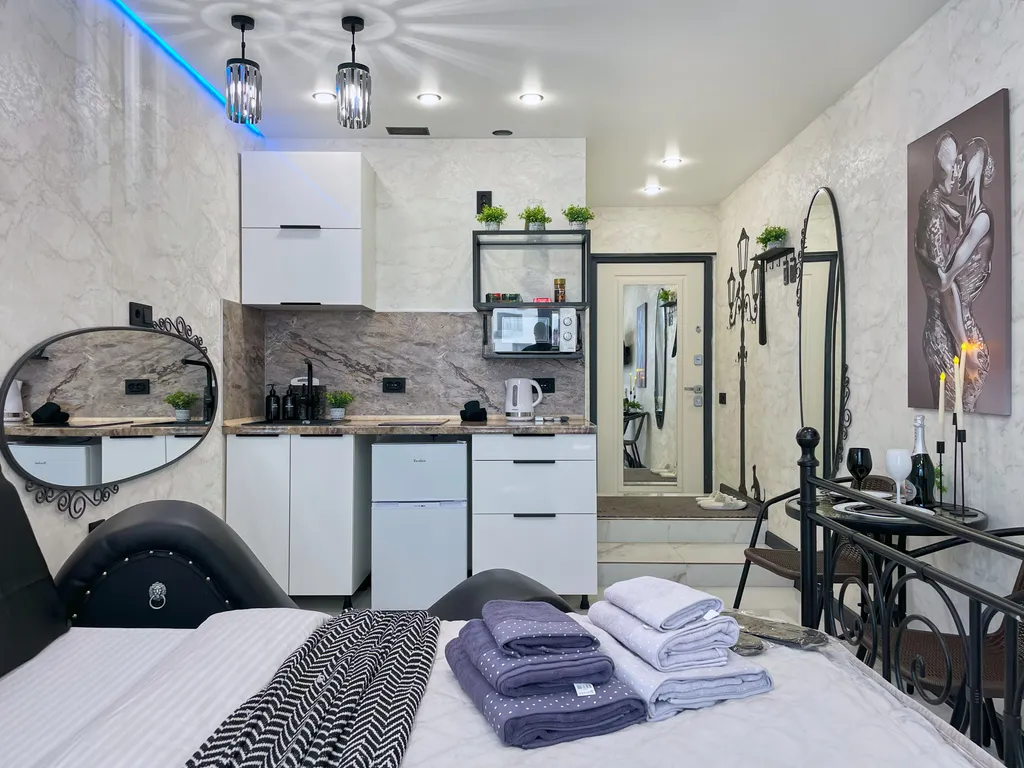 Студия с большой джакузи для двоих