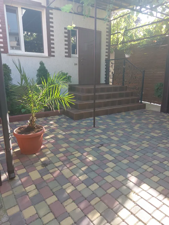 Дом со своим тёплым бассейном