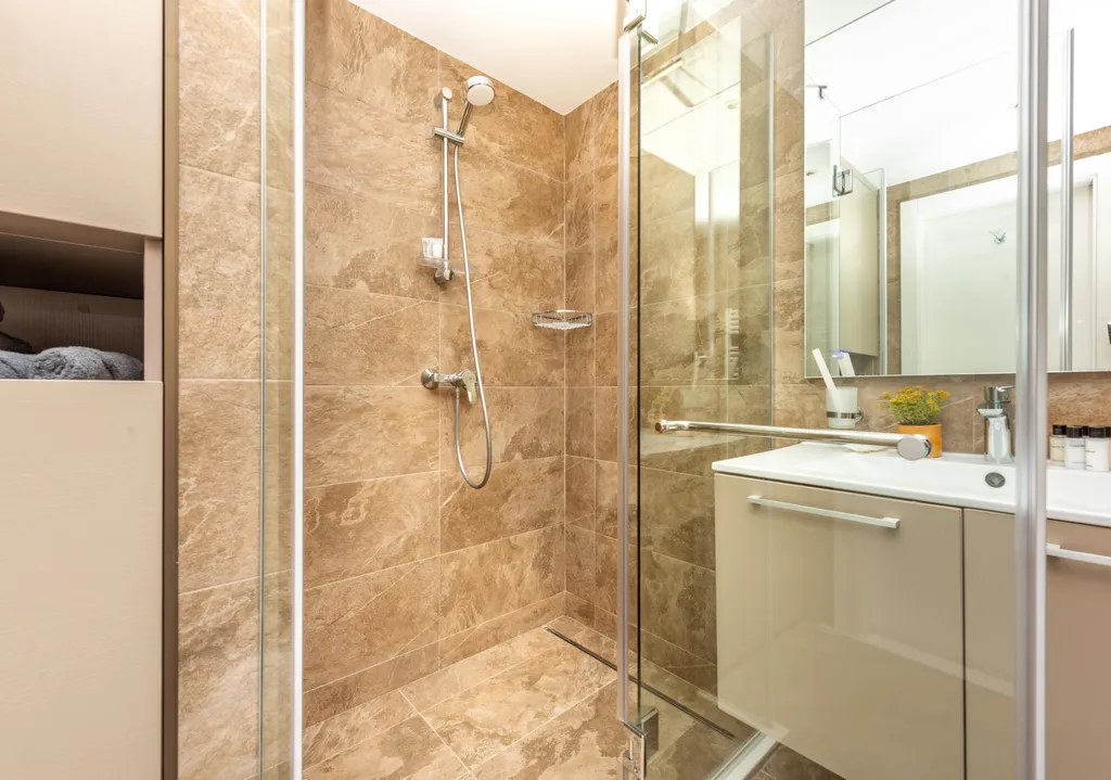 Fountain Vista Luxury Residence in Alliance Palace