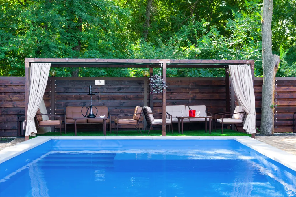 Новый коттедж c 9-ю спальнями бассейном и верандой