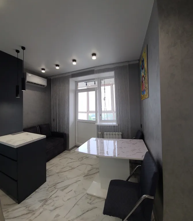 Новострой с видом на море