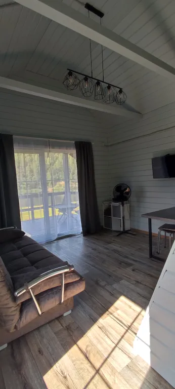 Дом на берегу реки