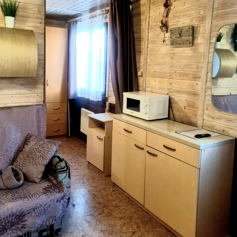 Коттедж Уютный небольшой дом — Песочный