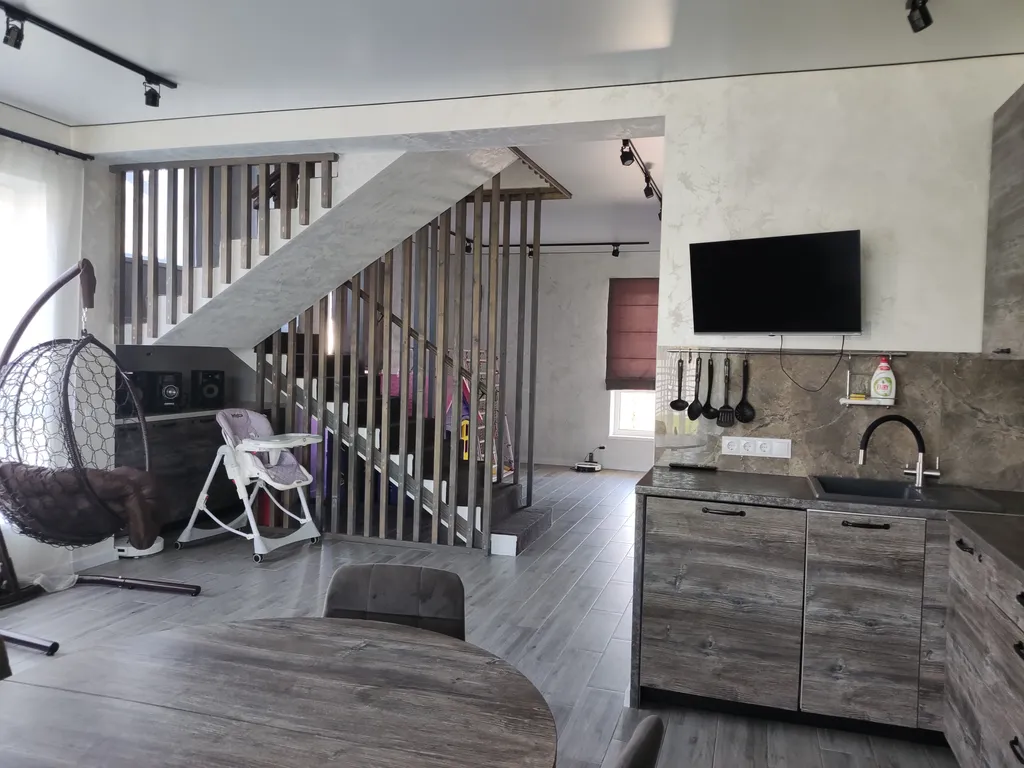 Часть дома с террасой и мангальной зоной на берегу моря