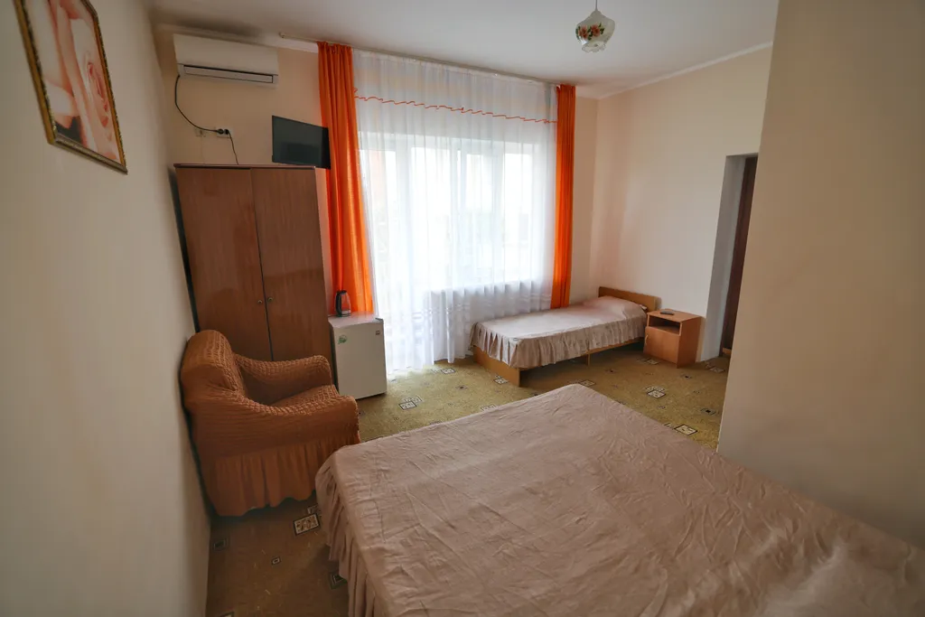 Квартира Трехместный номер с доп. местом с балконом и видом на горы — Лазаревское