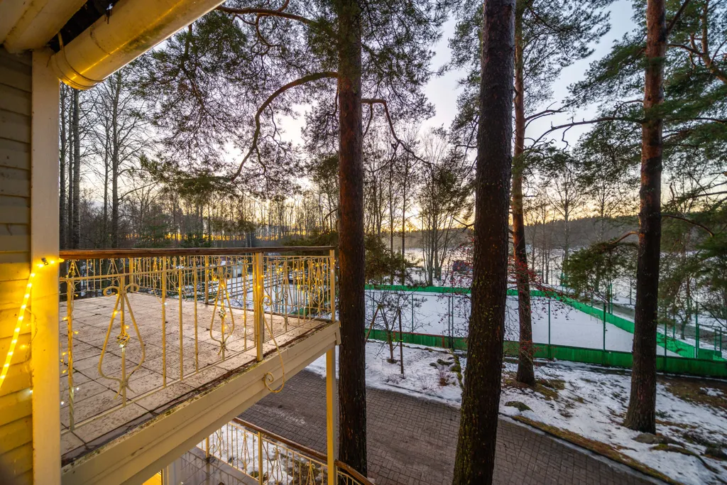 Большой коттедж с сауной