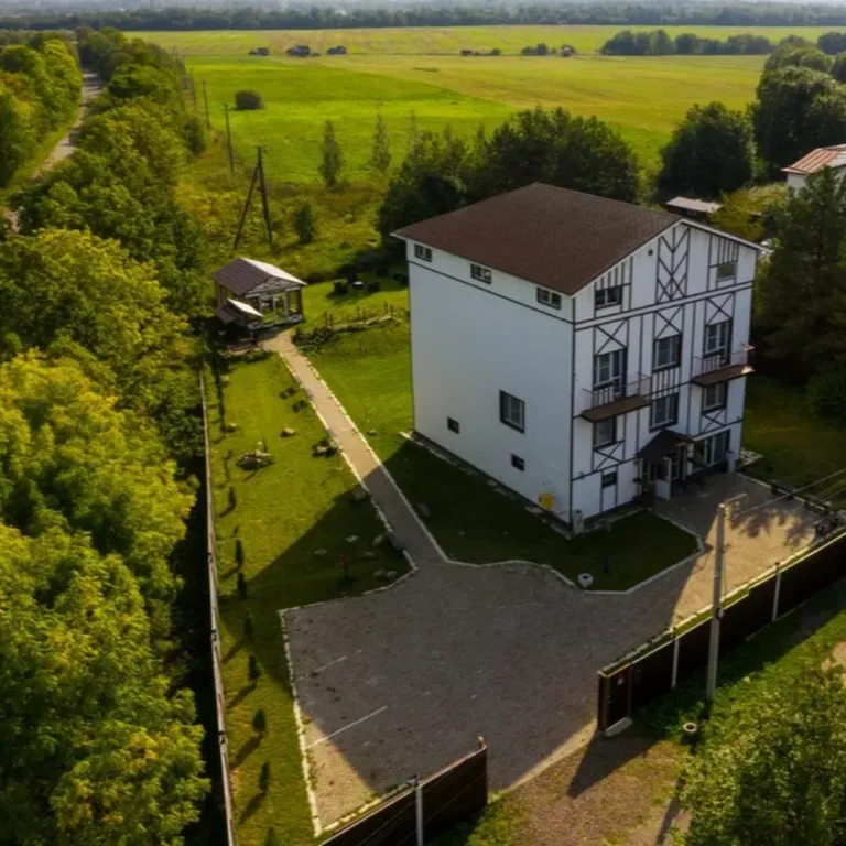 8-комнатный Дом