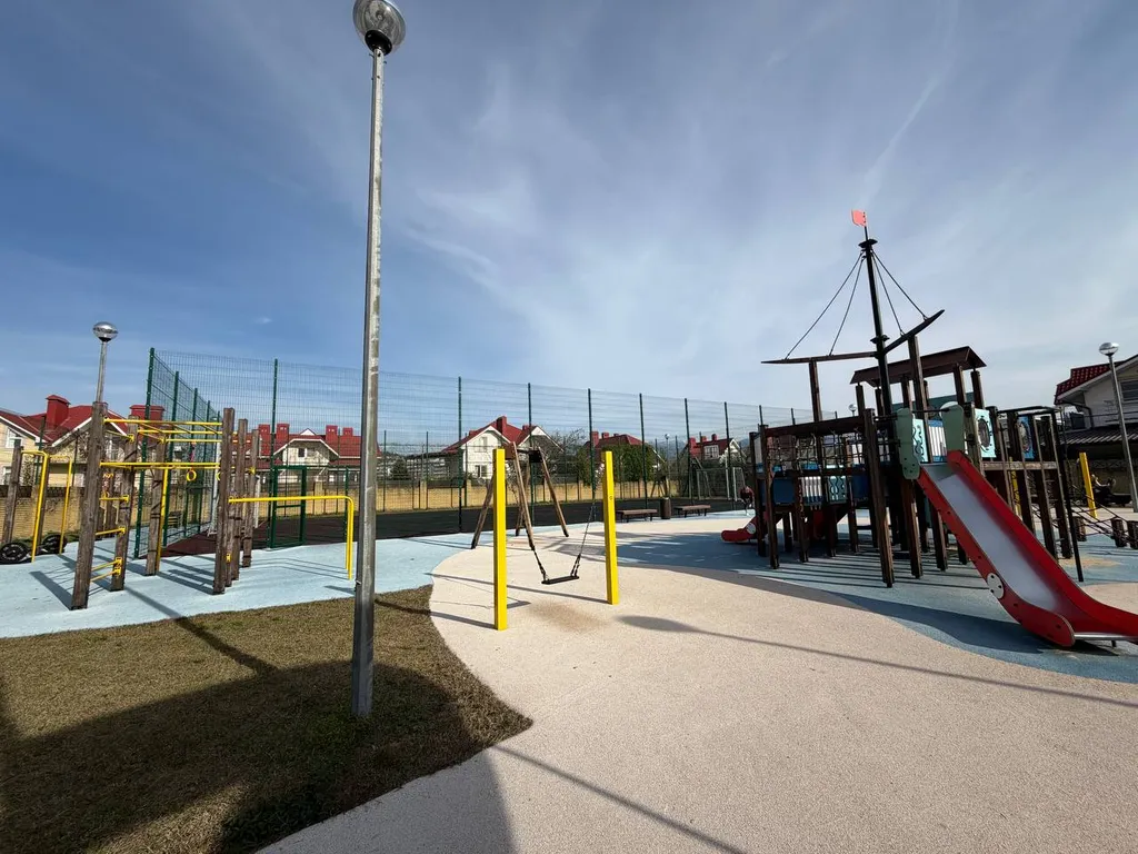 Квартира Квартира Прoстоpная уютная квартиpа в Сириусе в 50-ти метрах от моря — Сириус