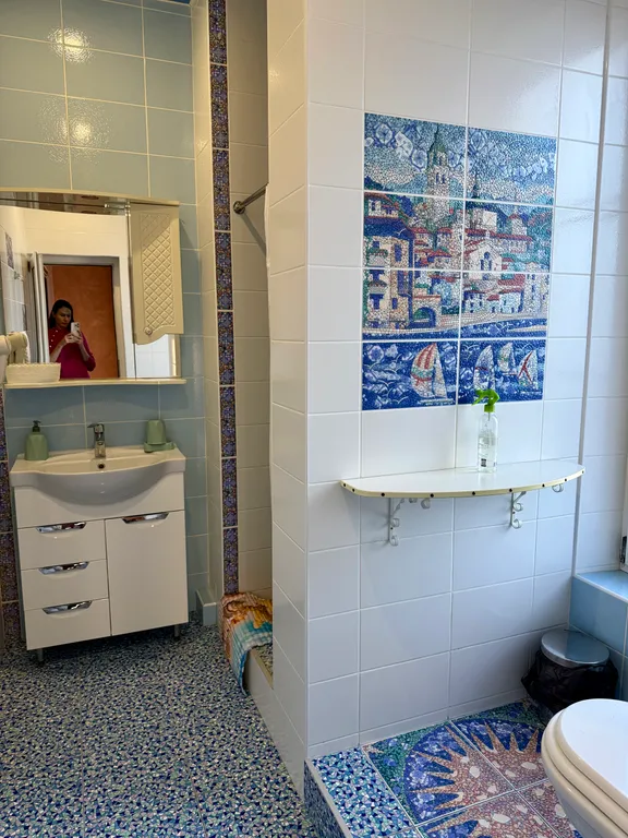 Изумрудный дизайнерский коттедж с бассейном