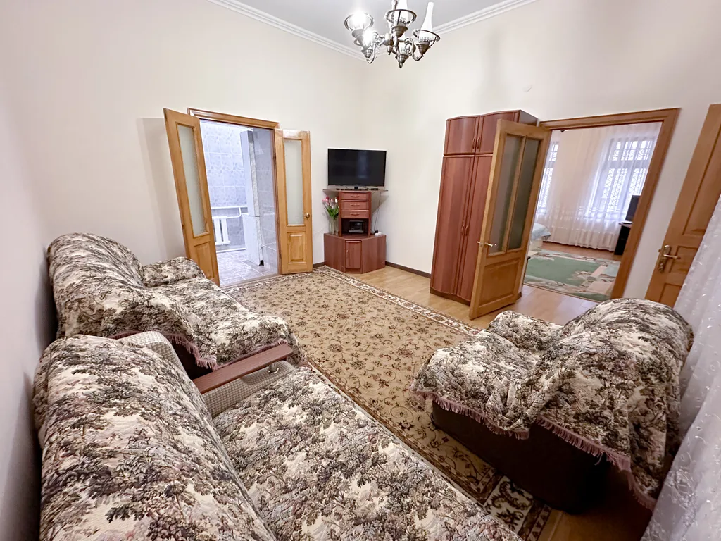 Дом в центре парка