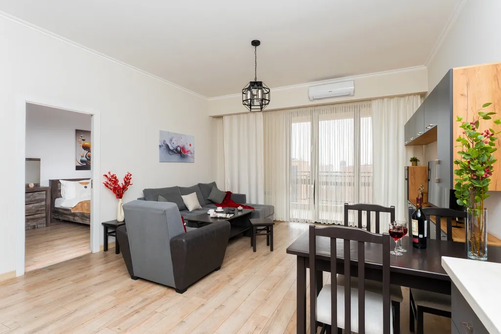 Просторная квартира в новостройке в центре Еревана