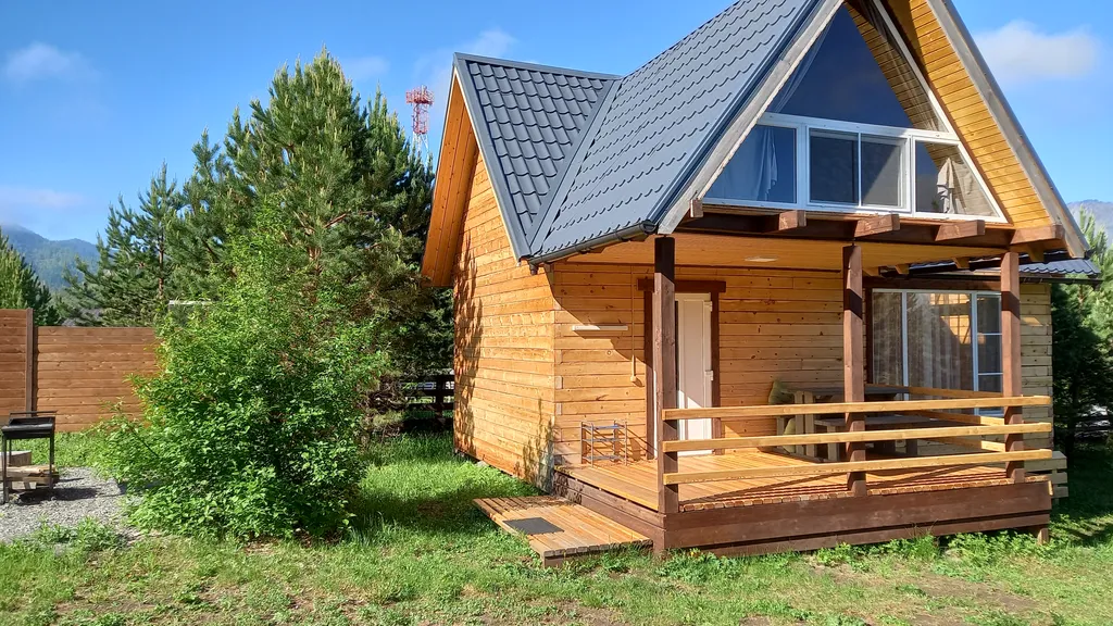 Кедровый коттедж в живописном месте Чемала