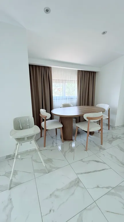 Клеопатра 2+1 линейная