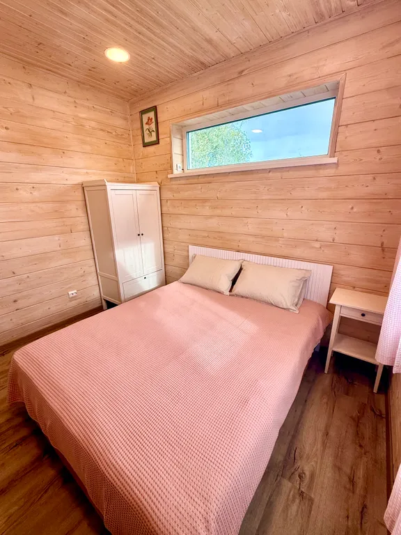 Домик с озером