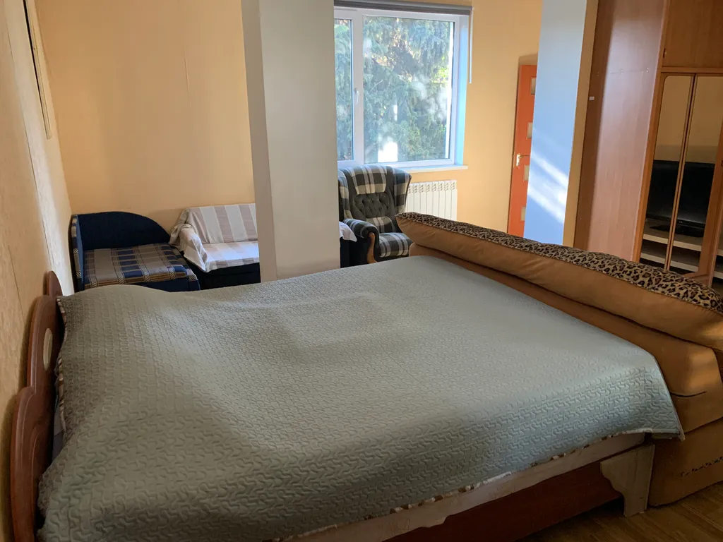 Апартаменты в самом центре Ялты у моря с парковкой бонус