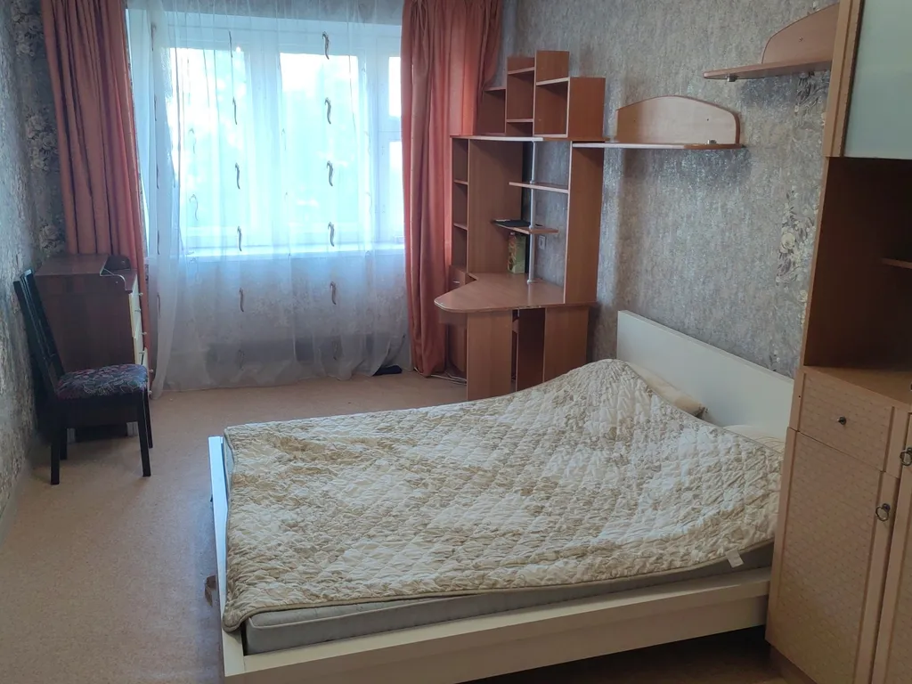 Большая трёхкомнатная квартира в районе железнодорожного вокзала