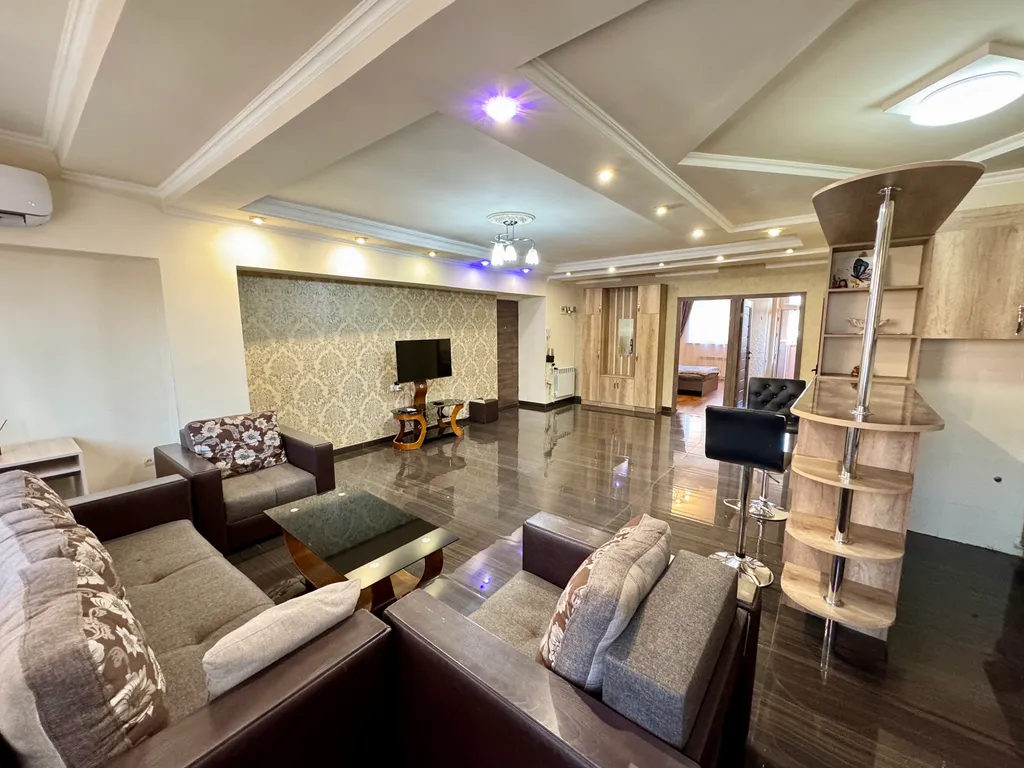 Уютная трёхкомнатная квартира в центре Еревана