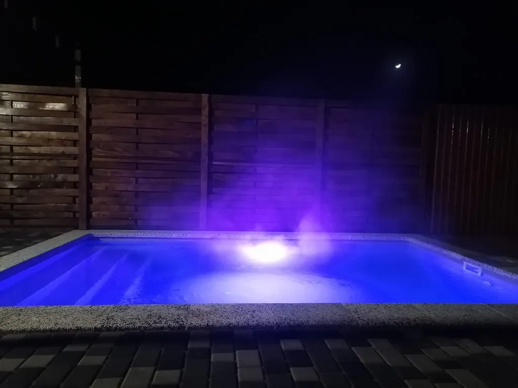 Дом с бассейном