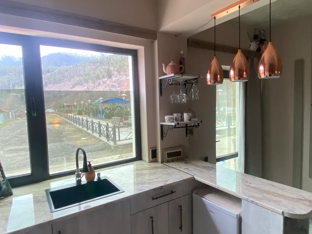 Студия у парка на 1 этаже с отдельным входом со стороны улицы