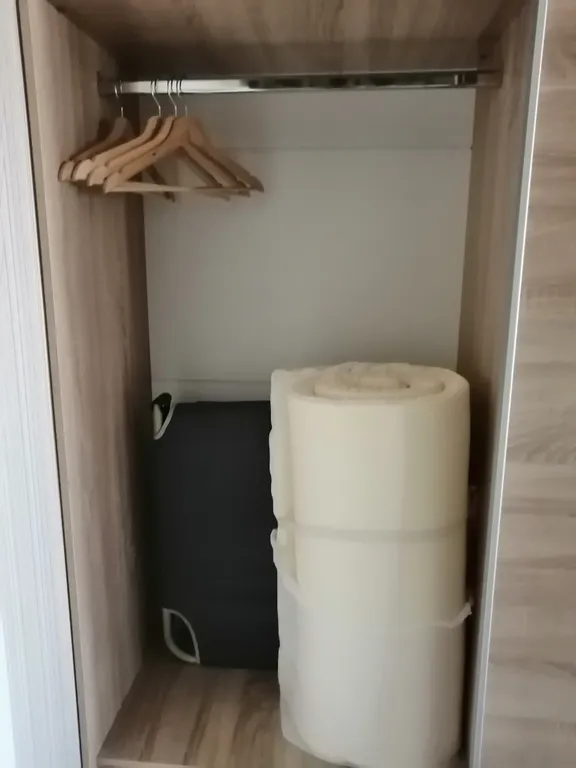 Студия с видом на город